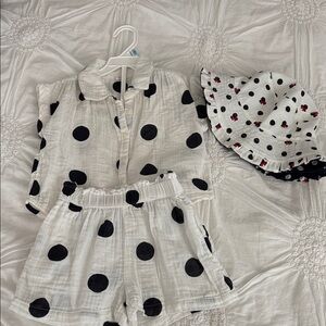 GapTwo-Piece Polka Dot Set with Matching Hat